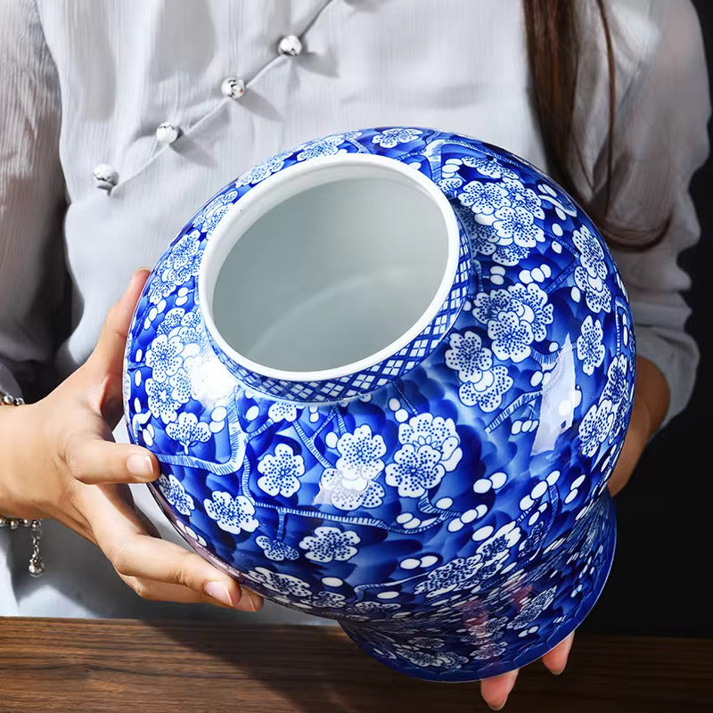 Blue and white elegant Urn